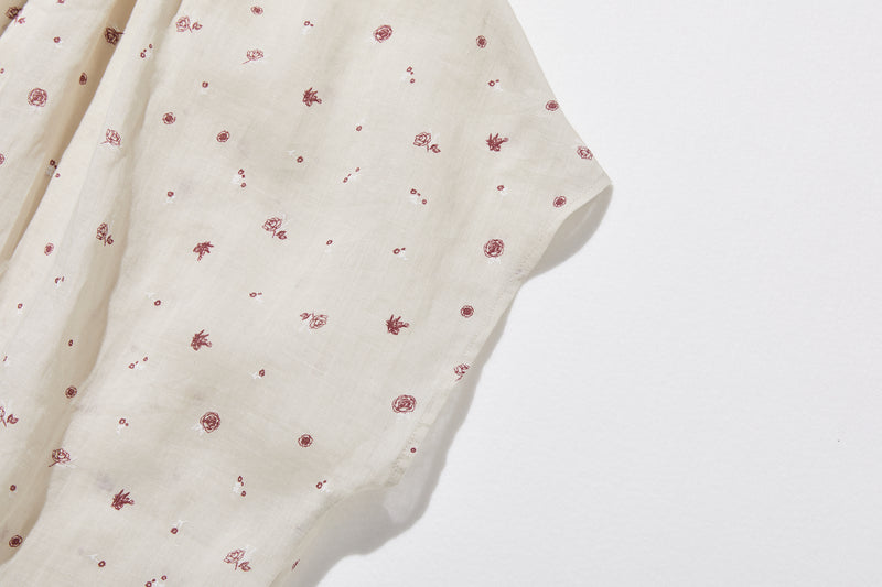 絶妙な風合い　花柄プリント　麻100％ブラウス　フレンチスリーブブラウス　 250803