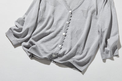 A cool and refreshing seasonal piece with a cute butterfly motif. Linen and lyocell, 3/4 sleeve cardigan, gray, 250616-1 