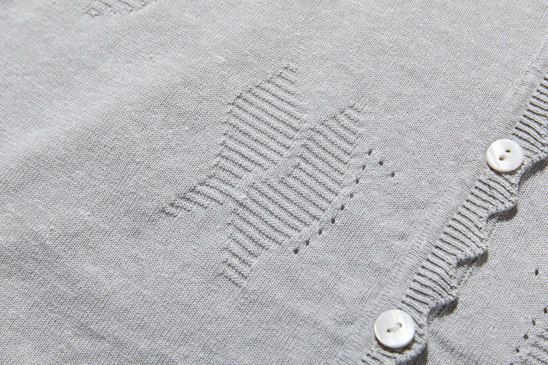 A cool and refreshing seasonal piece with a cute butterfly motif. Linen and lyocell, 3/4 sleeve cardigan, gray, 250616-1 