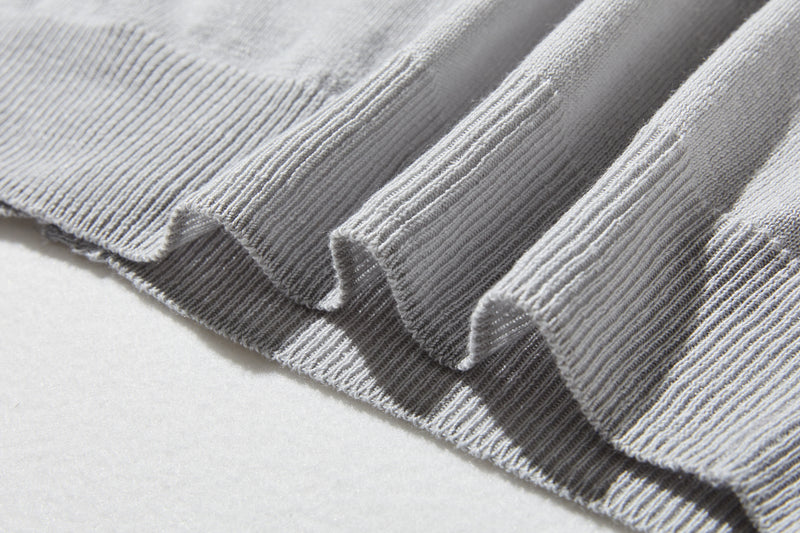 A cool and refreshing seasonal piece with a cute butterfly motif. Linen and lyocell, 3/4 sleeve cardigan, gray, 250616-1 