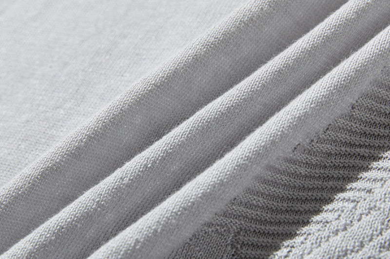 A cool and refreshing seasonal piece with a cute butterfly motif. Linen and lyocell, 3/4 sleeve cardigan, gray, 250616-1 