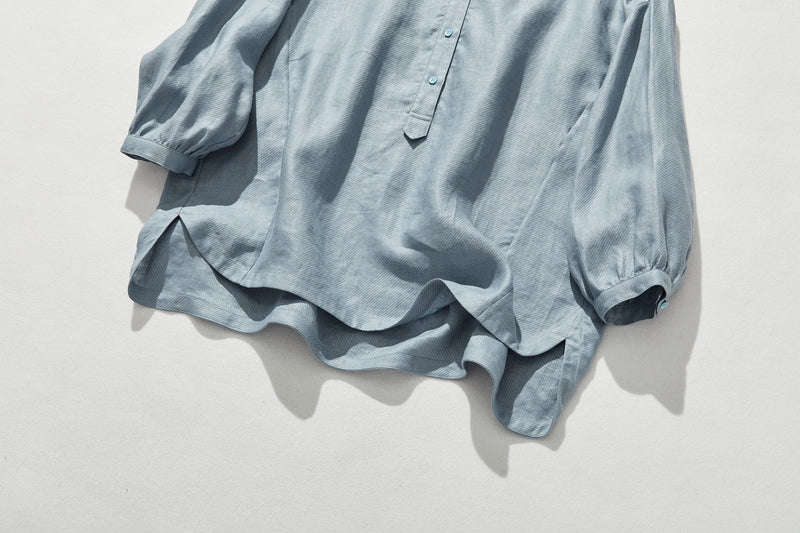 きれいな落ち感とニュアンスのある風合いが楽しめるブラウス　リネン100％　 　240322