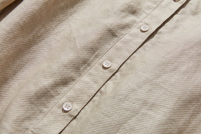 きれいな落ち感とニュアンスのある風合いが楽しめるブラウス　リネン100％　 　240322
