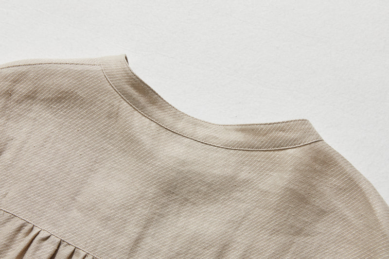 きれいな落ち感とニュアンスのある風合いが楽しめるブラウス　リネン100％　 　240322
