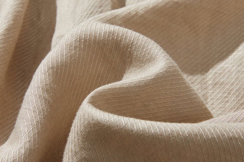 きれいな落ち感とニュアンスのある風合いが楽しめるブラウス　リネン100％　 　240322