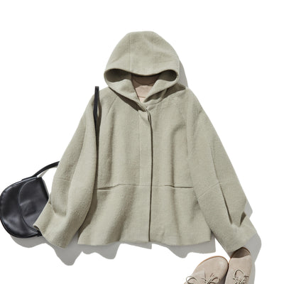 冬のファッションの頼もしい一枚に フード付きハーフコート　ショートコート　251011