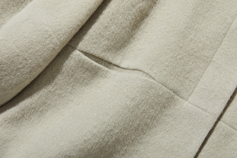 冬のファッションの頼もしい一枚に フード付きハーフコート　ショートコート　251011