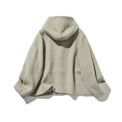 冬のファッションの頼もしい一枚に フード付きハーフコート　ショートコート　251011