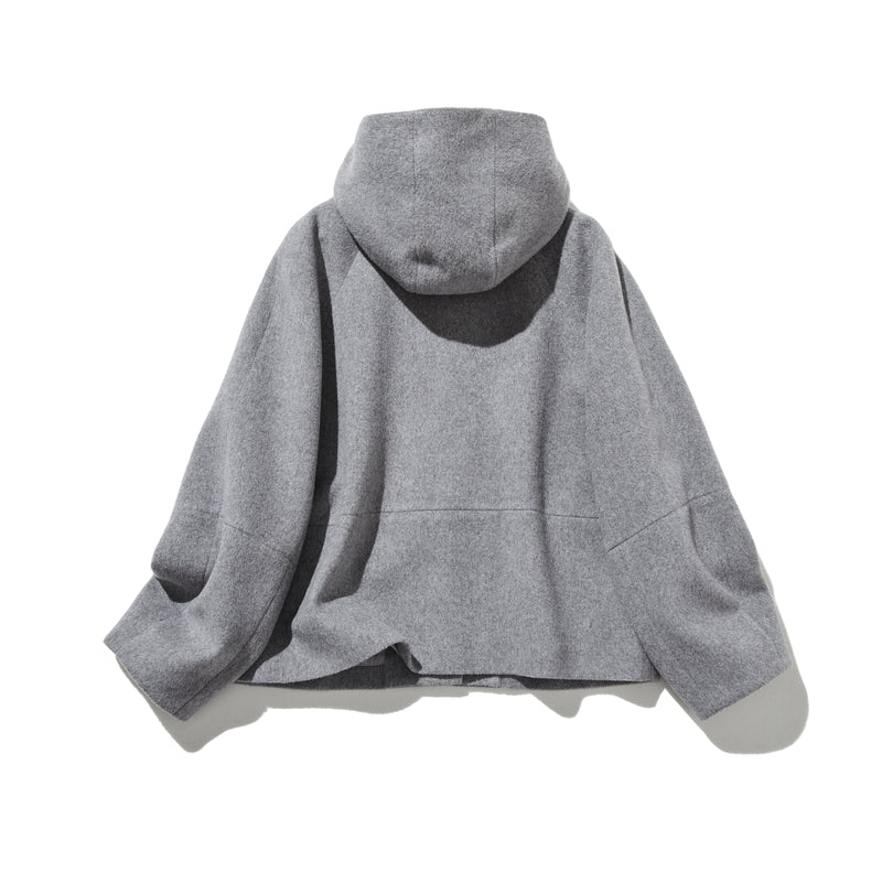 冬のファッションの頼もしい一枚に フード付きハーフコート　ショートコート　251011