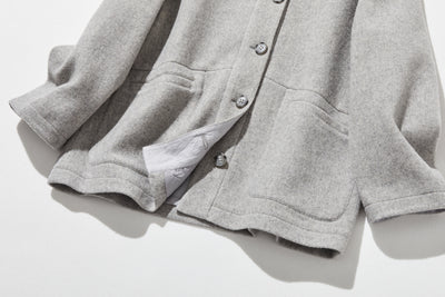 軽くて暖かいフード付きアウター　ウールアウター　241206