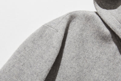 軽くて暖かいフード付きアウター　ウールアウター　241206