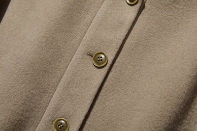 軽くて暖かいフード付きアウター　ウールアウター　241206