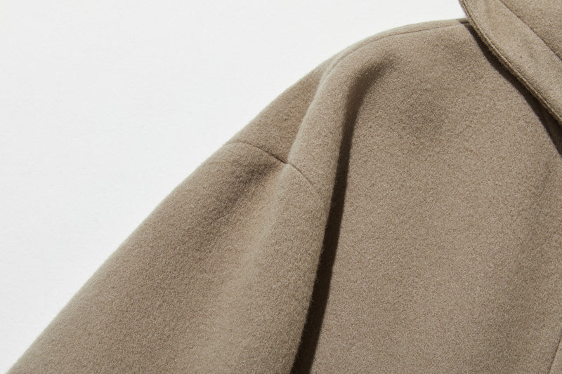 軽くて暖かいフード付きアウター　ウールアウター　241206