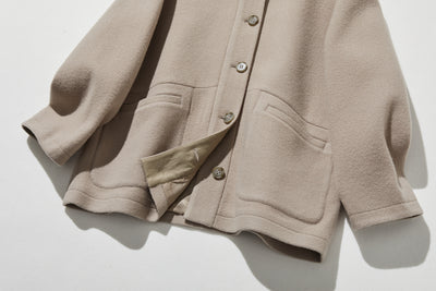 軽くて暖かいフード付きアウター　ウールアウター　241206