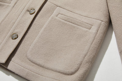 軽くて暖かいフード付きアウター　ウールアウター　241206