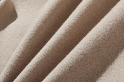 軽くて暖かいフード付きアウター　ウールアウター　241206