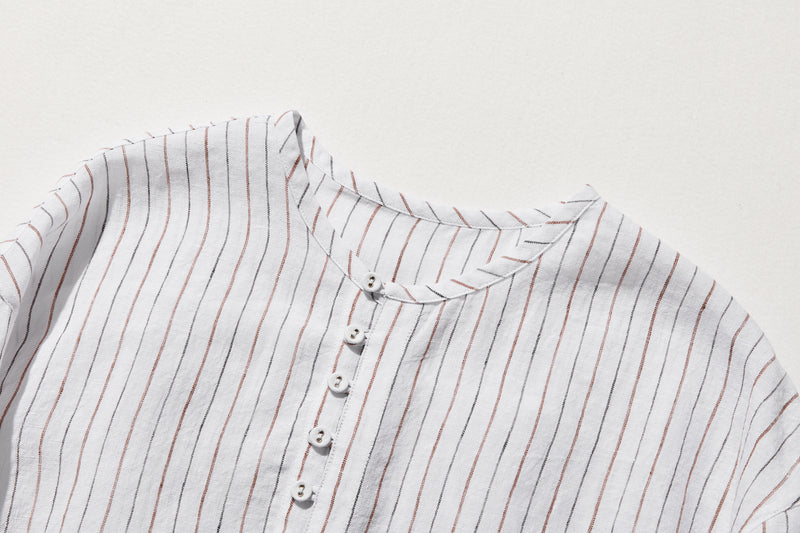 ゆったりとした着心地と上品なデザインが魅力の、リネン100%長袖ブラウス　　250414