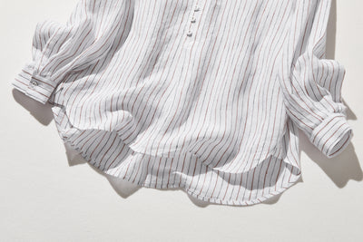 ゆったりとした着心地と上品なデザインが魅力の、リネン100%長袖ブラウス　　250414