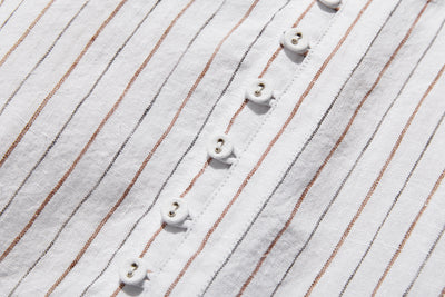 ゆったりとした着心地と上品なデザインが魅力の、リネン100%長袖ブラウス　　250414