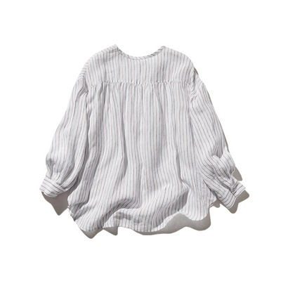 ゆったりとした着心地と上品なデザインが魅力の、リネン100%長袖ブラウス　　250414