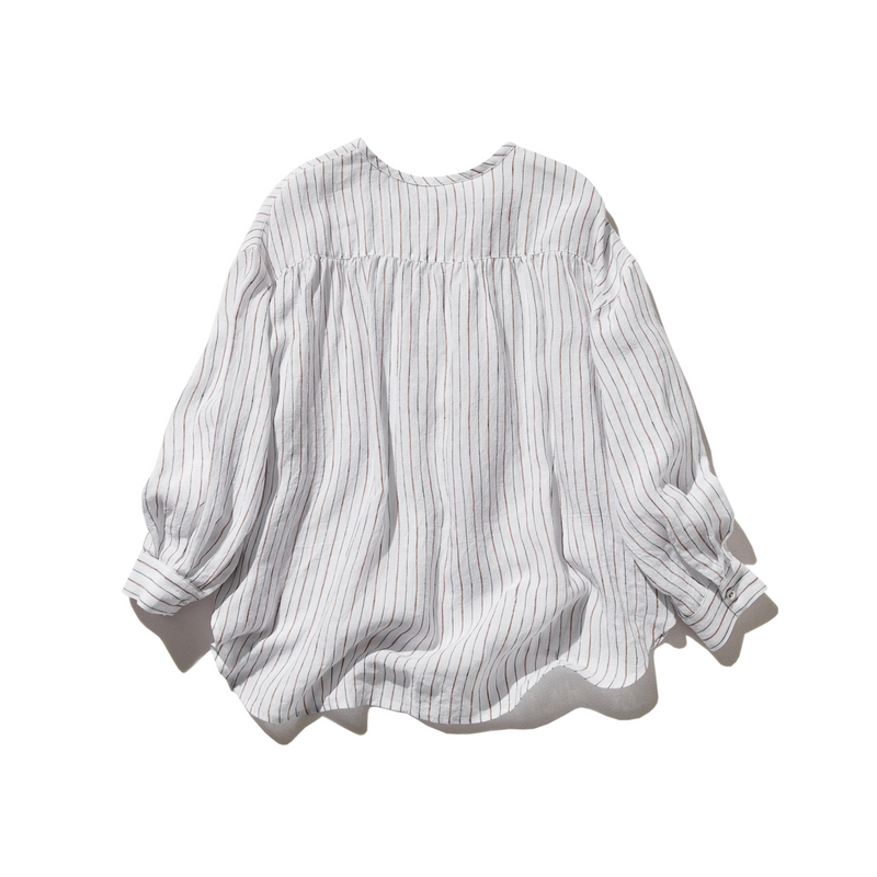 ゆったりとした着心地と上品なデザインが魅力の、リネン100%長袖ブラウス　　250414