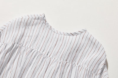 ゆったりとした着心地と上品なデザインが魅力の、リネン100%長袖ブラウス　　250414