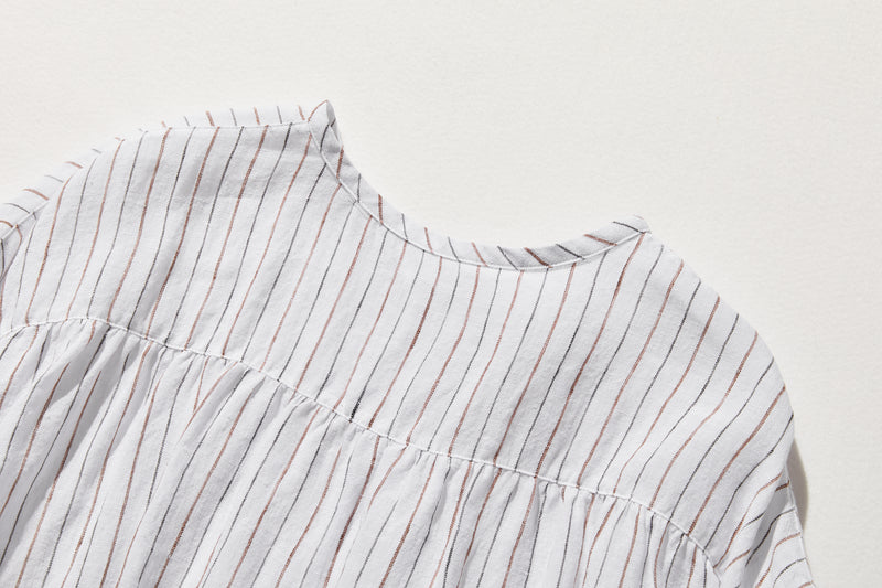 ゆったりとした着心地と上品なデザインが魅力の、リネン100%長袖ブラウス　　250414