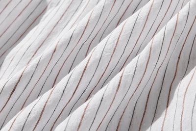 ゆったりとした着心地と上品なデザインが魅力の、リネン100%長袖ブラウス　　250414