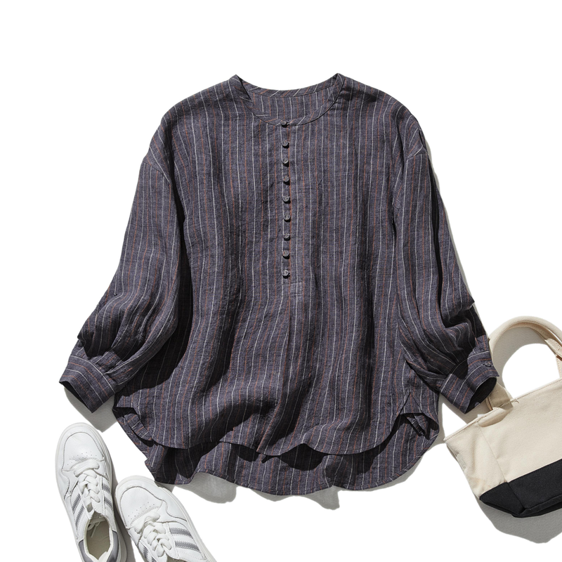 ゆったりとした着心地と上品なデザインが魅力の、リネン100%長袖ブラウス　　250414