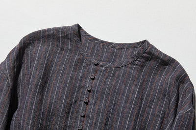 ゆったりとした着心地と上品なデザインが魅力の、リネン100%長袖ブラウス　　250414