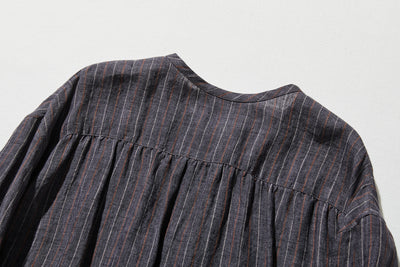 ゆったりとした着心地と上品なデザインが魅力の、リネン100%長袖ブラウス　　250414