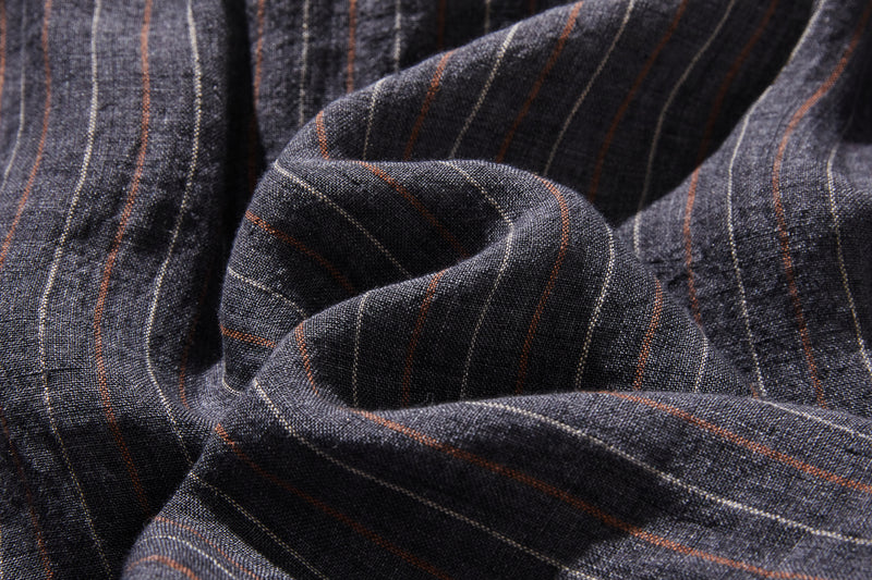 ゆったりとした着心地と上品なデザインが魅力の、リネン100%長袖ブラウス　　250414