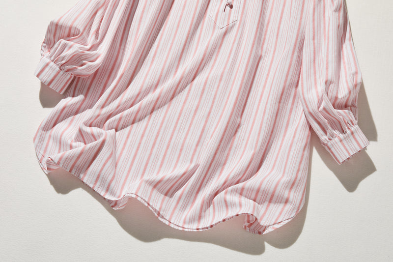 きれいめな雰囲気が魅力のストライプチュニック　長袖ブラウス　　250413