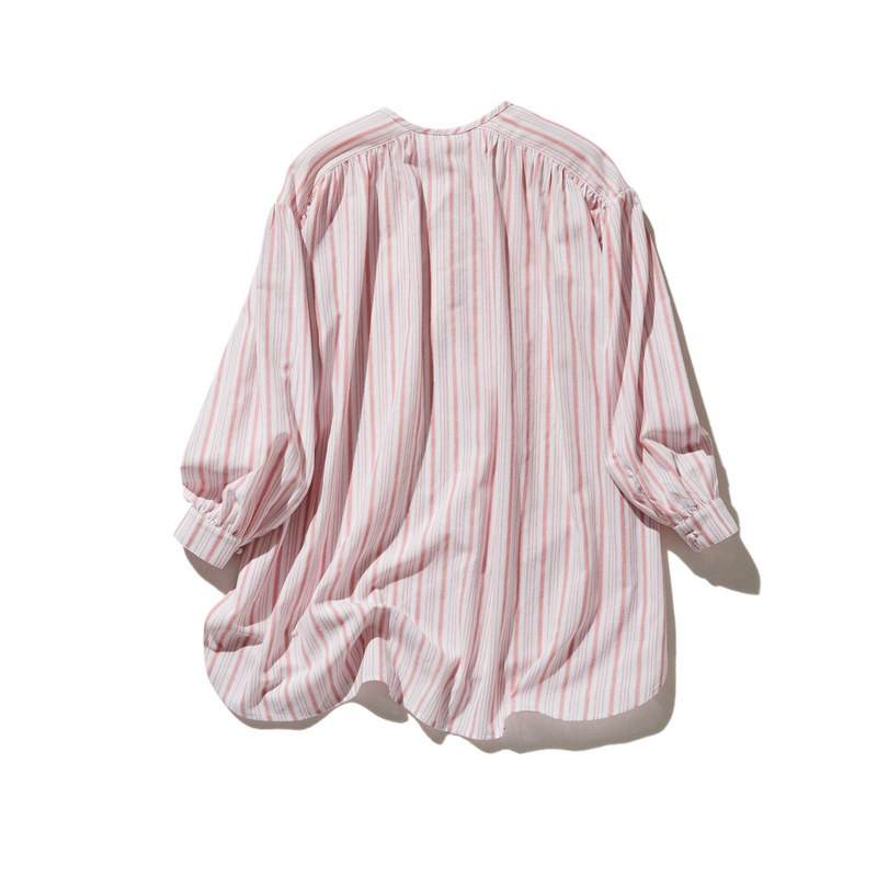 きれいめな雰囲気が魅力のストライプチュニック　長袖ブラウス　　250413