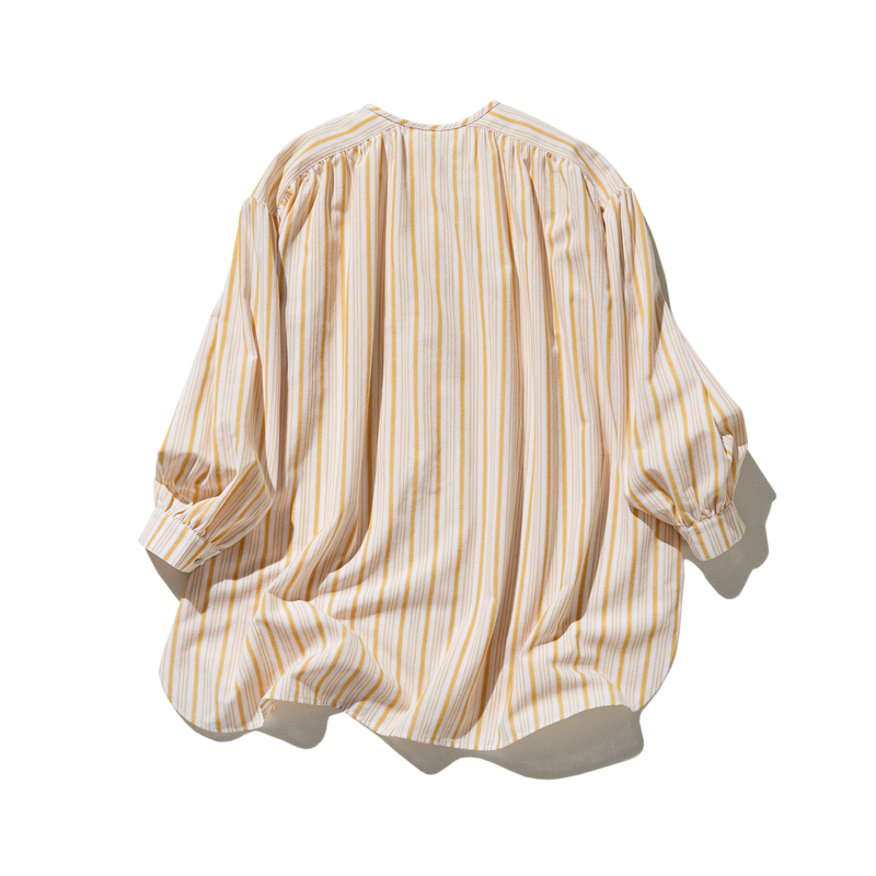 きれいめな雰囲気が魅力のストライプチュニック　長袖ブラウス　　250413