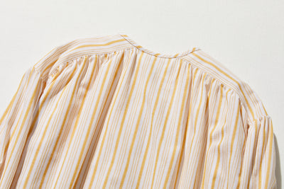 きれいめな雰囲気が魅力のストライプチュニック　長袖ブラウス　　250413