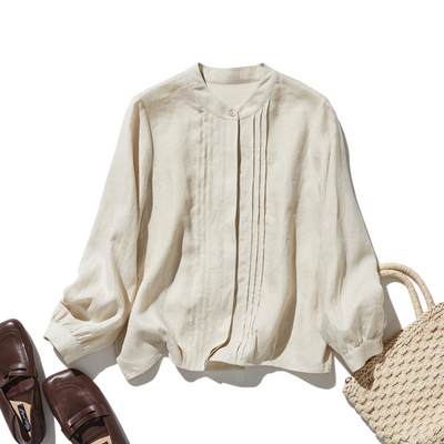 様々なシーンで活躍する万能アイテム　ピンタック入り　リネンシャツブラウス　250412