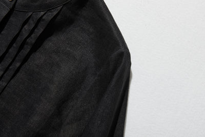 様々なシーンで活躍する万能アイテム　ピンタック入り　リネンシャツブラウス　250412