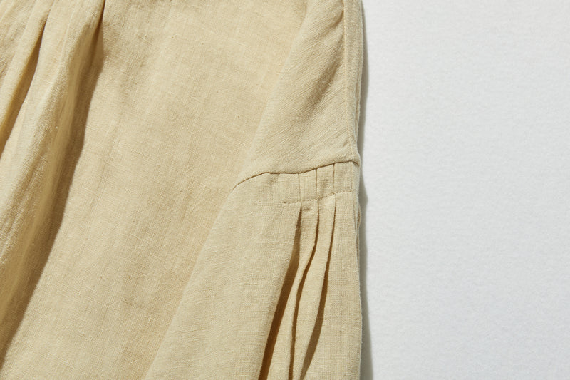 シンプルコーデに立体感と華やぎを添える一枚 フランチリネン 100％　長袖ブラウス　　250815