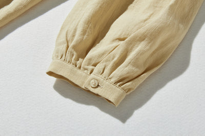 シンプルコーデに立体感と華やぎを添える一枚 フランチリネン 100％　長袖ブラウス　　250815