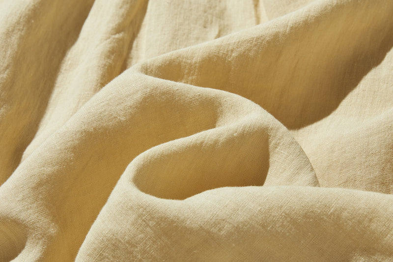 シンプルコーデに立体感と華やぎを添える一枚 フランチリネン 100％　長袖ブラウス　　250815