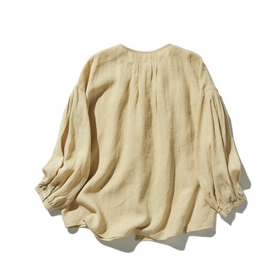 シンプルコーデに立体感と華やぎを添える一枚 フランチリネン 100％　長袖ブラウス　　250815