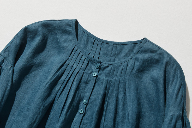 シンプルコーデに立体感と華やぎを添える一枚 フランチリネン 100％　長袖ブラウス　　250815