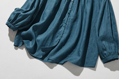 シンプルコーデに立体感と華やぎを添える一枚 フランチリネン 100％　長袖ブラウス　　250815