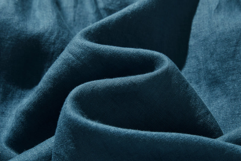 シンプルコーデに立体感と華やぎを添える一枚 フランチリネン 100％　長袖ブラウス　　250815