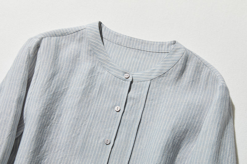 A simple yet striking piece with exquisite details. 100% French linen striped shirt (250410) 