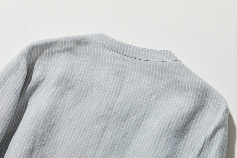 A simple yet striking piece with exquisite details. 100% French linen striped shirt (250410) 