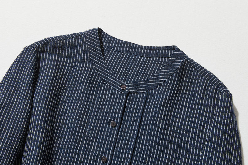 A simple yet striking piece with exquisite details. 100% French linen striped shirt (250410) 