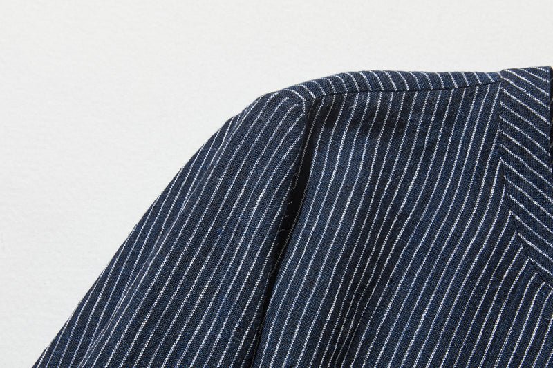 A simple yet striking piece with exquisite details. 100% French linen striped shirt (250410) 