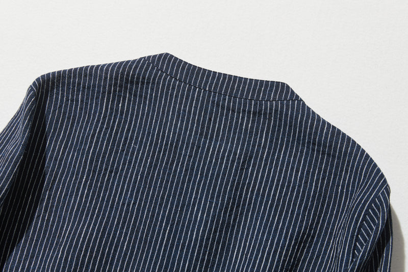 A simple yet striking piece with exquisite details. 100% French linen striped shirt (250410) 